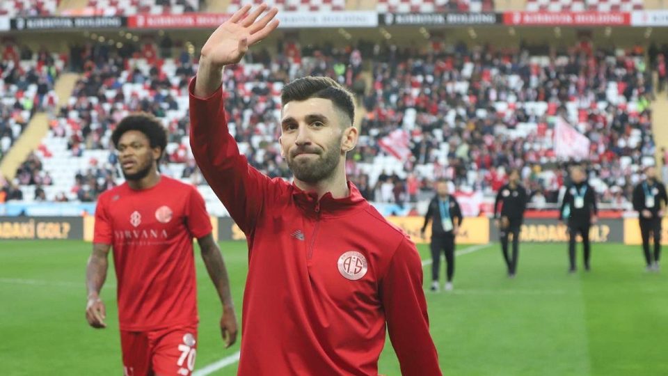 Antalyaspor Hull City’den Doğukan Sinik’i kiraladı