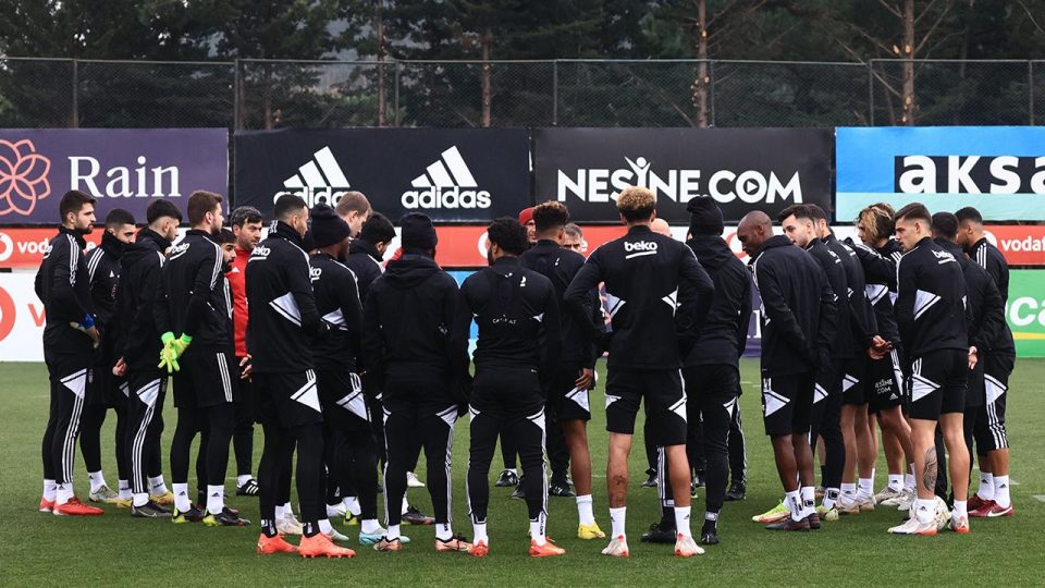 Beşiktaş’ta idmanı Başkan Çebi de izledi