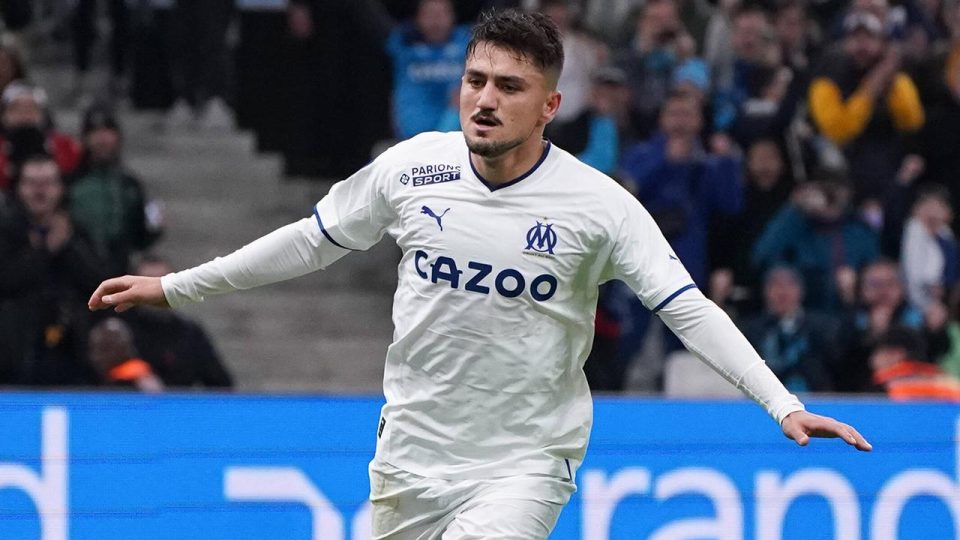 Cengiz Ünder oynuyor Marsilya kazanıyor