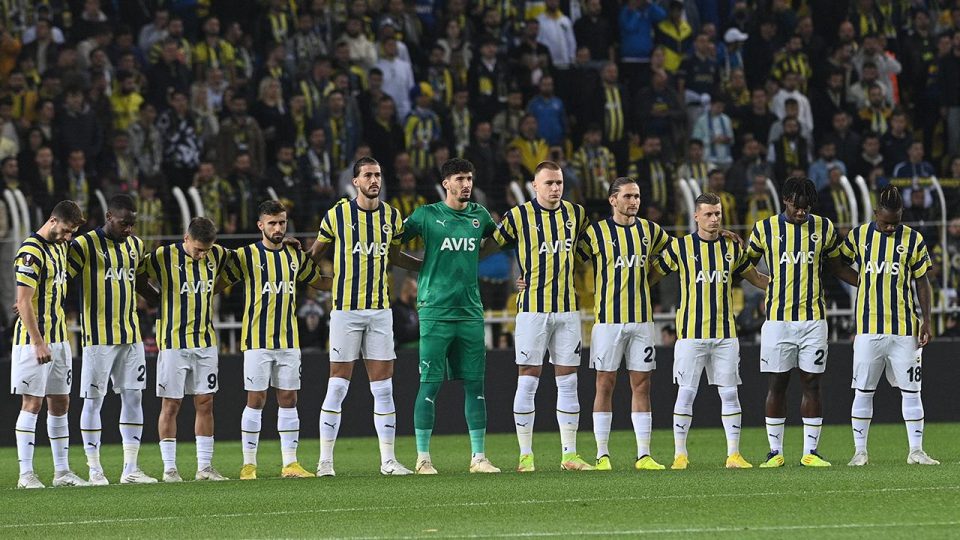 Fenerbahçe yabancı sınırına takılmak istemiyor