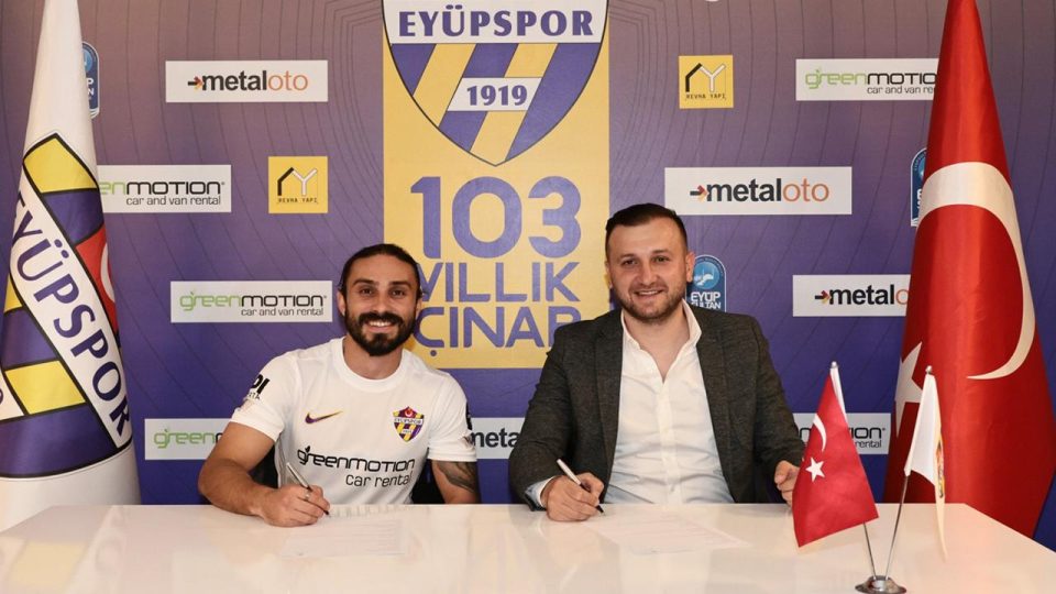 Halil Akbunar resmen Eyüpspor’da