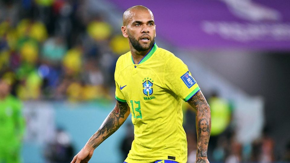 Dani Alves’in tutuksuz yargılanma talebi reddedildi