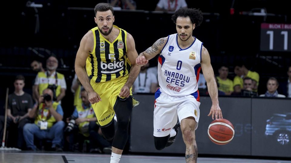 Anadolu Efes-Fenerbahçe Beko maçı yarın oynanacak