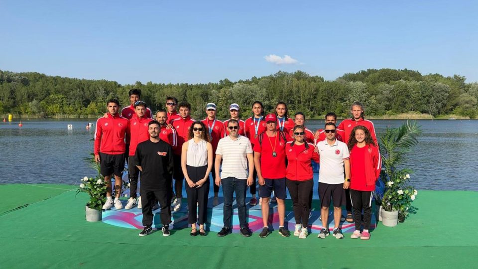 Kanoda milli sporcular 12 madalya kazandı
