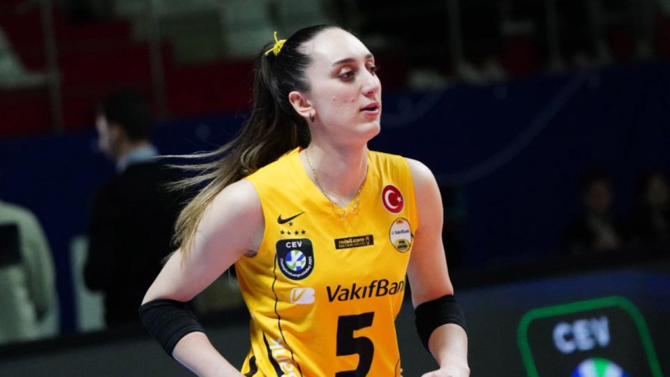 VakıfBank Kadın Voleybol Takımı sezonu iki kupayla kapatmanın peşinde