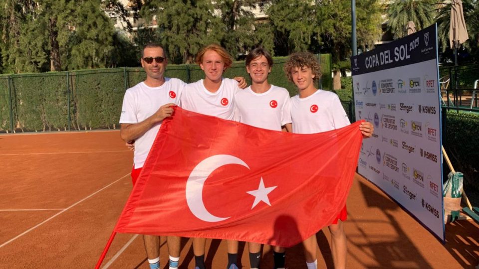 14 Yaş Erkek Milli Tenis Takımı finale yükseldi